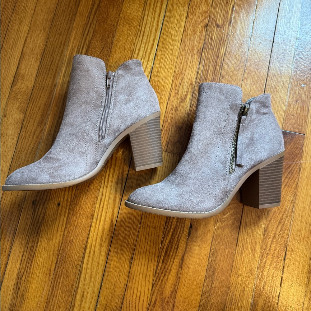 Trendsup Ankle Bootie with zipper